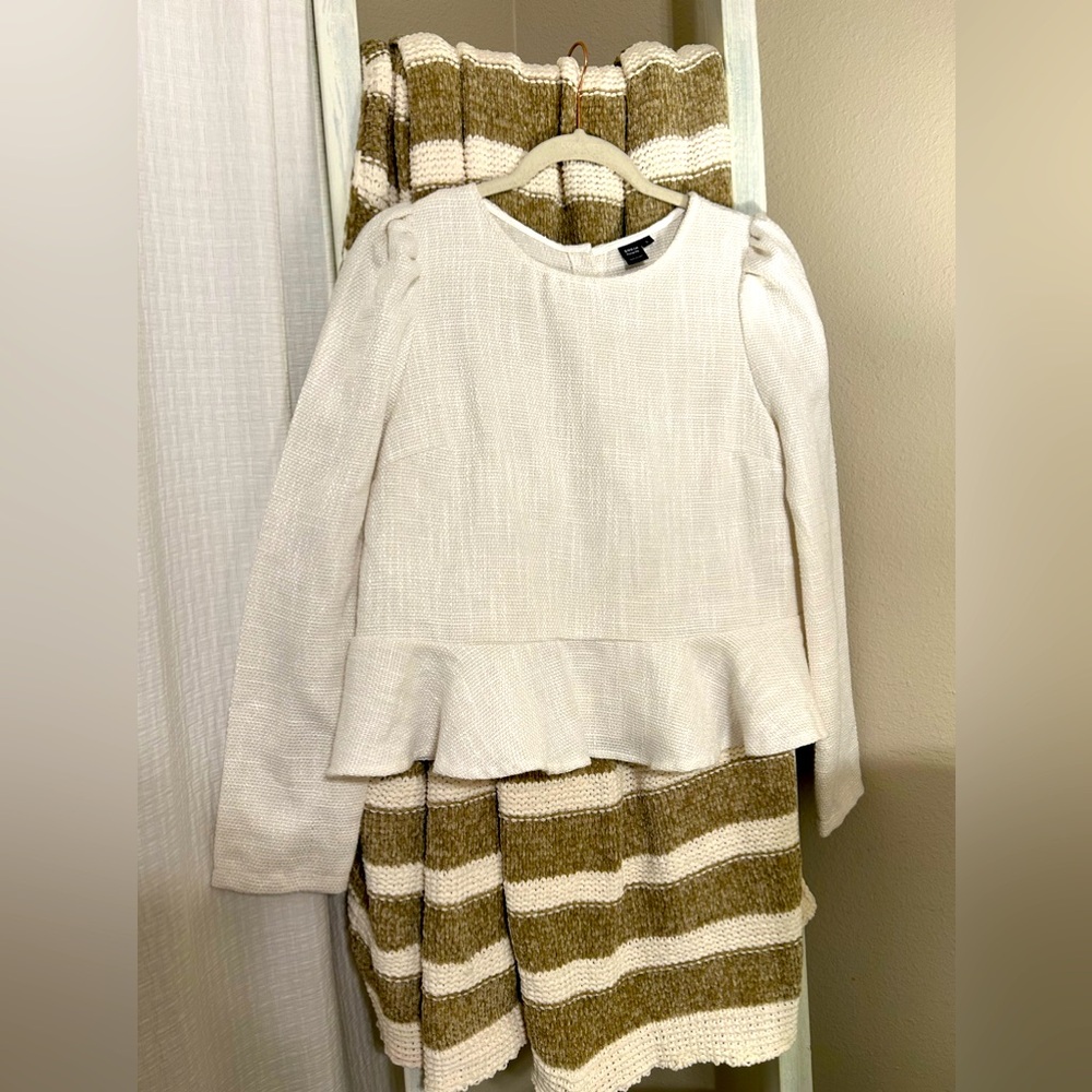 SHEIN Frenchy ivory blouse with buttons on back. Size Small.
